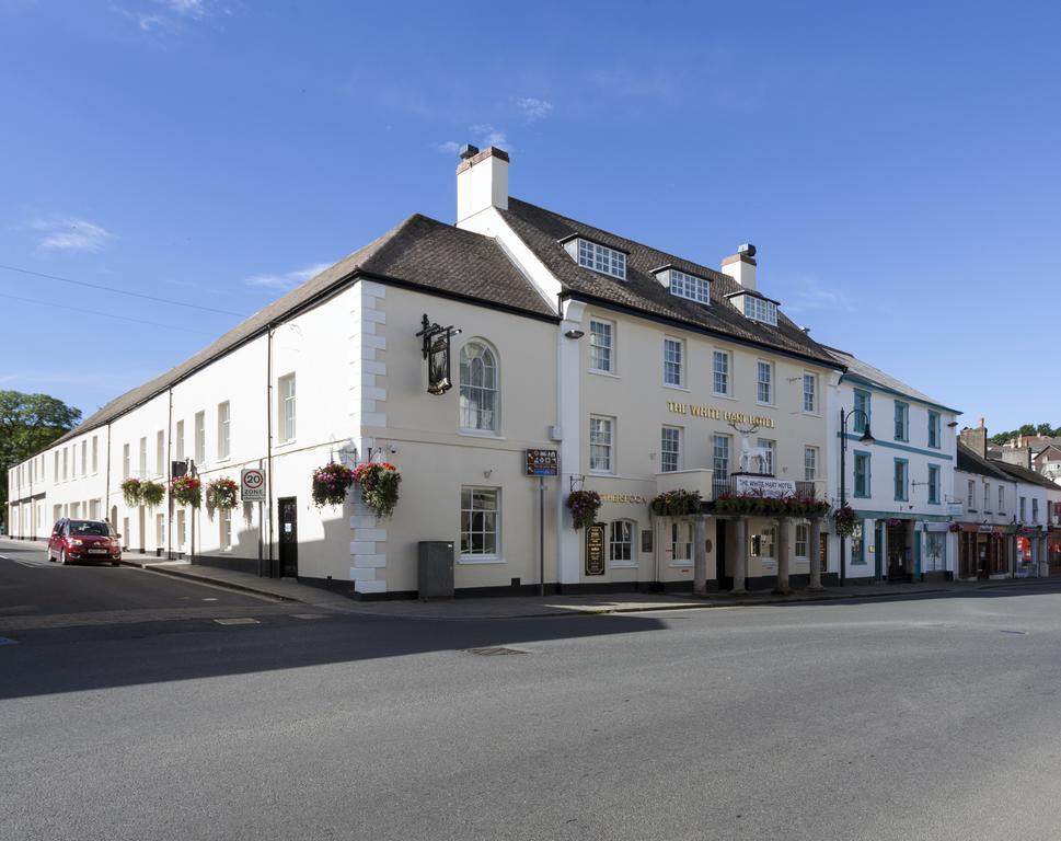 The White Hart Hotel Wetherspoon 오크햄프턴 외부 사진